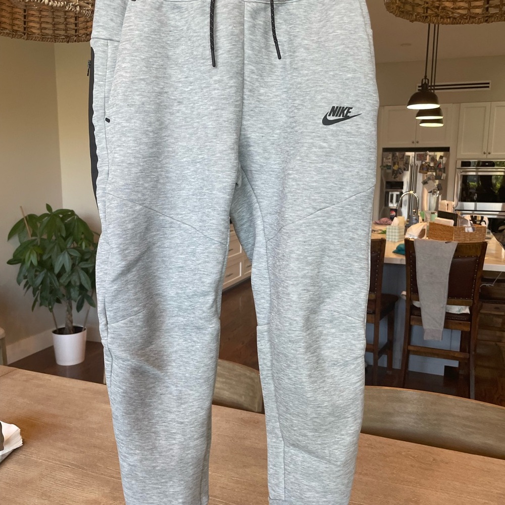 Nike Kids Light Gray Sweatpants - never worn